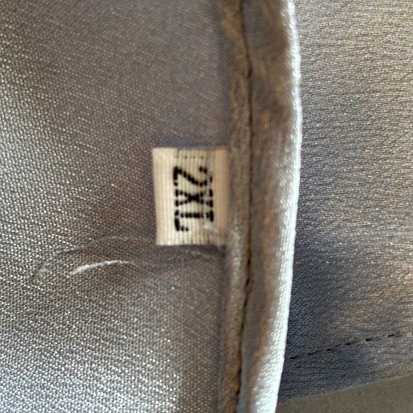 Silver Sequin V-Neck Top - Picture 5 of 6